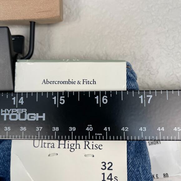 Abercrombie And Fitch The 90's Straight Ultra High Rise Jeans 32S Distressed NWT - Picture 14 of 15